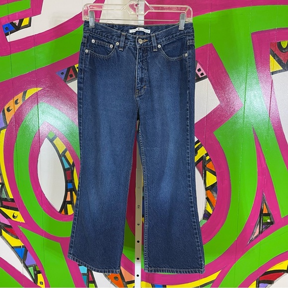 Tommy Hilfiger, Denim. Similar to a size 4/6. Capris/Ankle Crop See Measurements - Picture 1 of 5